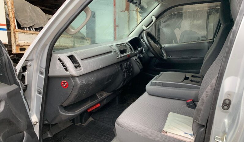 
								Toyota Regius Ace LDF-KDH206 2012 full									